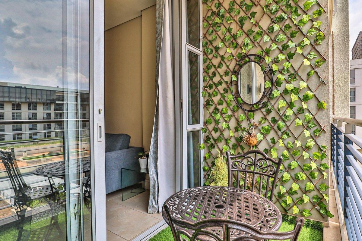 CALLING ALL INVESTORS AND FIRST TIME HOME OWNERS. - Photo 2