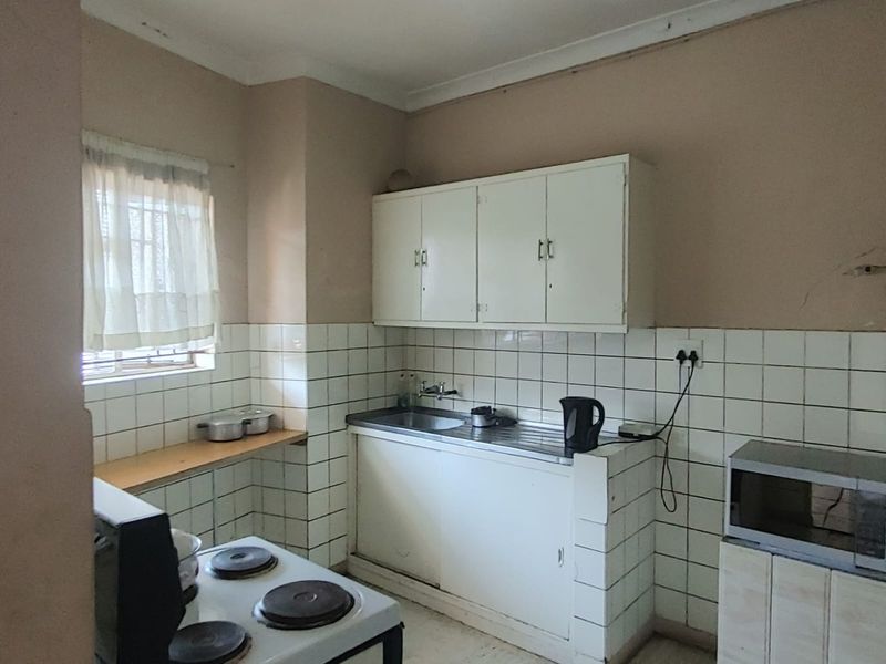 Versatile 5-Bedroom Investment Property with High Rental Income! - Photo 8