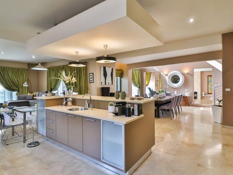 MAJESTIC HOME FOR SALE IN BEDFORDVIEW - Photo 4