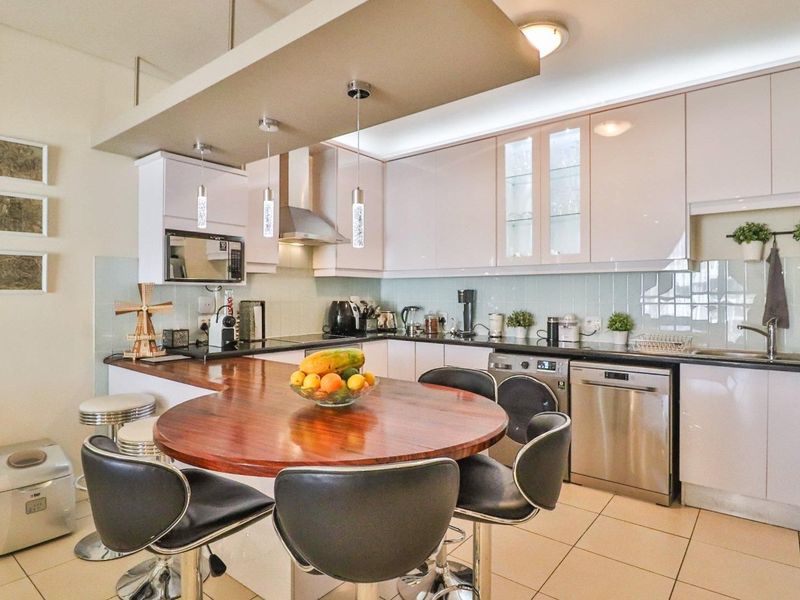 2 BEDROOM APARTMENT FOR SALE AT BEDFORD - Photo 2