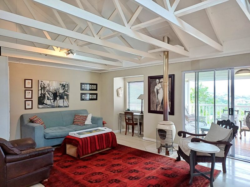 Charming 3-Bedroom Home with Mountain Views - Photo 6