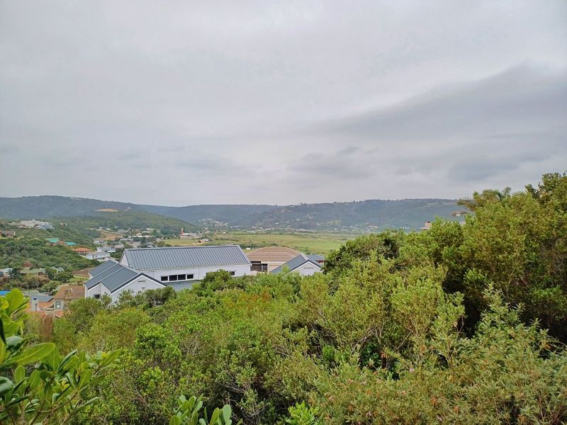 Charming 3-Bedroom Home with Mountain Views - Photo 10