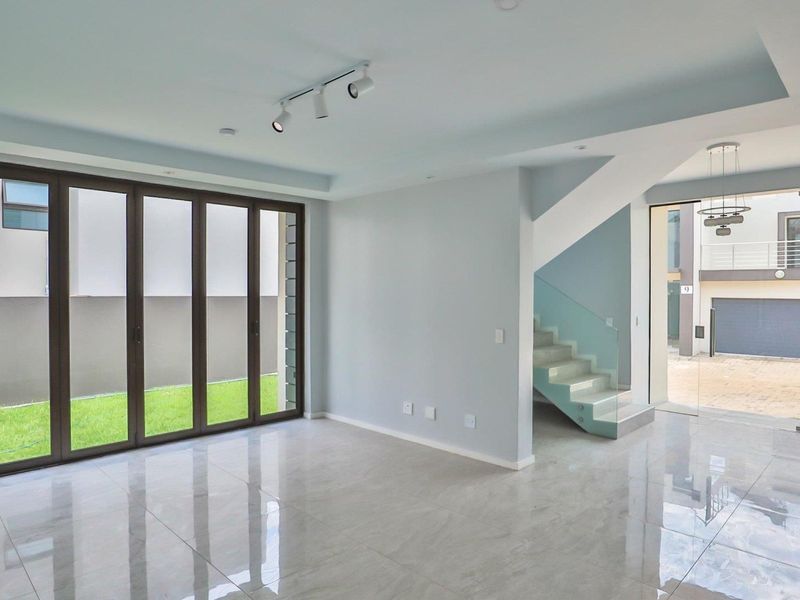 Modern And Brand New Development - 4 Bedroom Cluster In Bedfordview - Photo 6