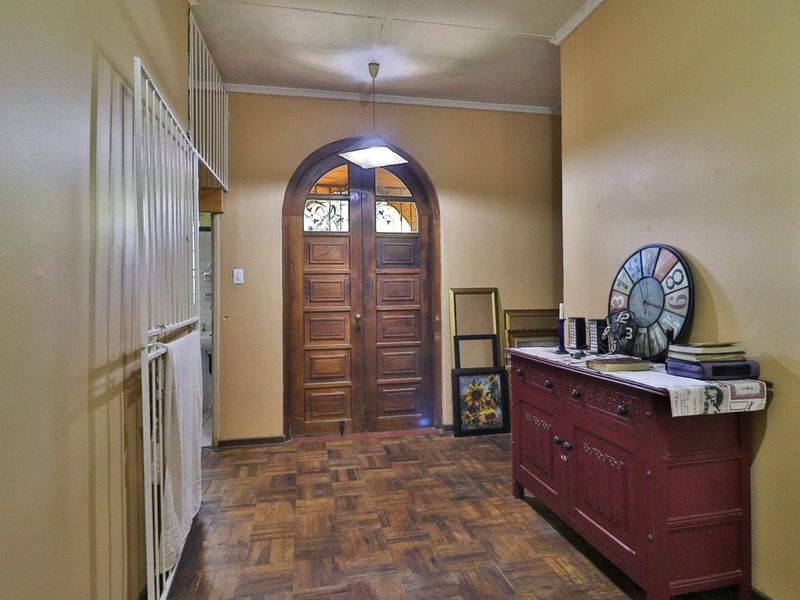 Wow Lush Gardens, Old Houses, Centrally Located, Mac Trees, Income Earning  - Photo 10