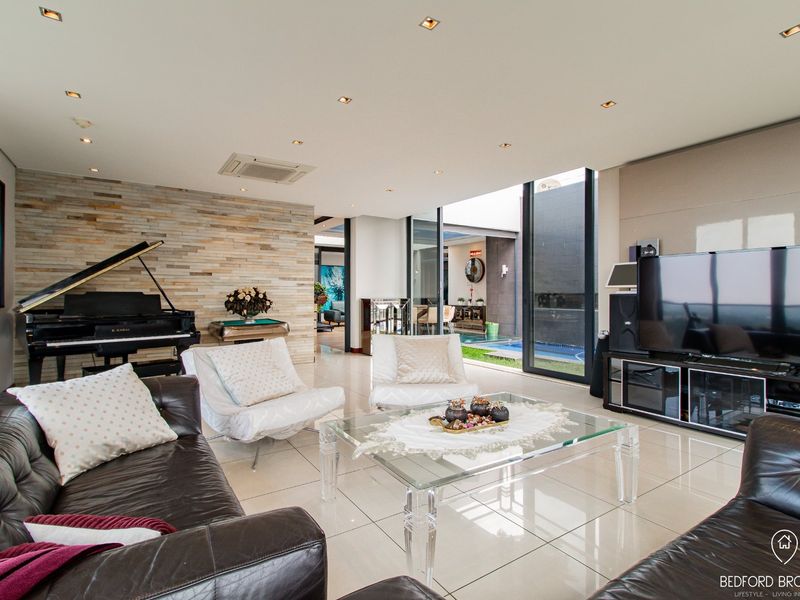 STUNNING 4 BEDROOM PENTHOUSE FOR SALE AT BEDFORD - Photo 10