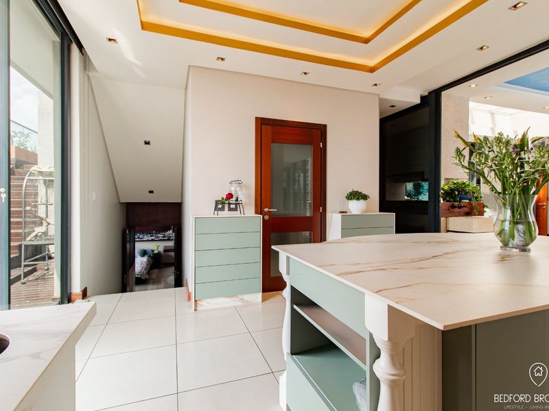 STUNNING 4 BEDROOM PENTHOUSE FOR SALE AT BEDFORD - Photo 8