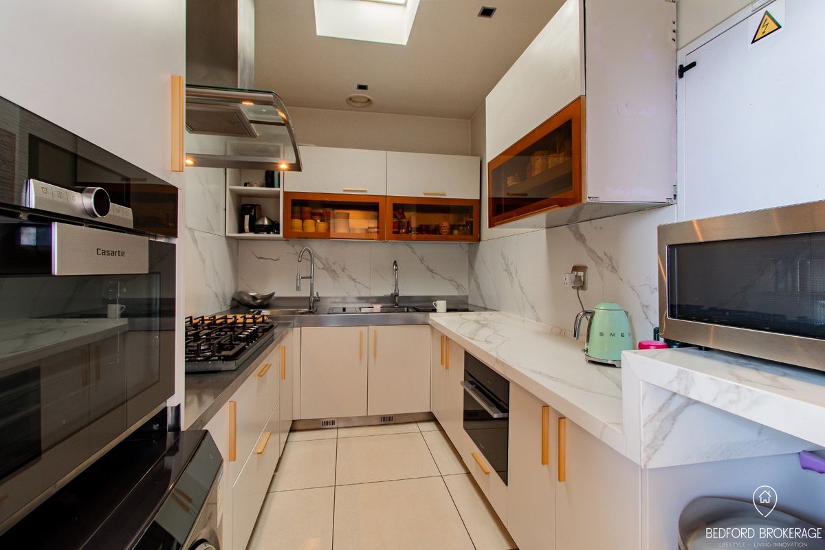 STUNNING 4 BEDROOM PENTHOUSE FOR SALE AT BEDFORD - Photo 5