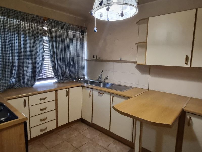 Exceptional Value in Golden Grove –3Bedroom Townhouse Ideal Investment.  - Photo 4