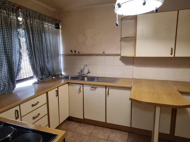 Exceptional Value in Golden Grove –3Bedroom Townhouse Ideal Investment.  - Photo 3