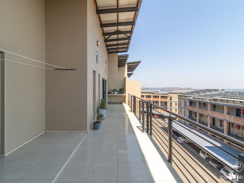 3 Bedroom Penthouse for Sale - Photo 2