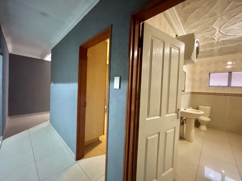 Middelburg Mall's Door Step - Secure Home For You And Your Family In Ext. 18 - Photo 7