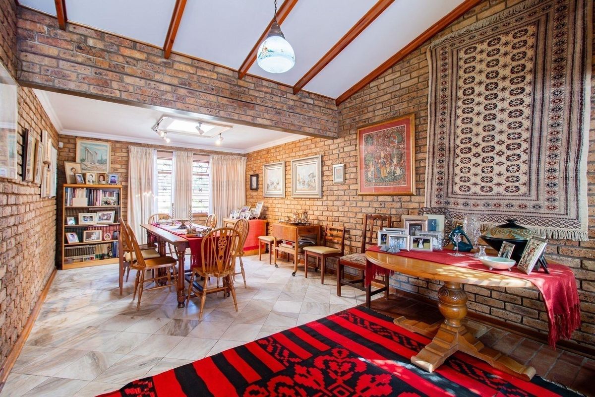 4 BEDROOM HOUSE FOR SALE IN BEDFORDVIEW - Photo 2