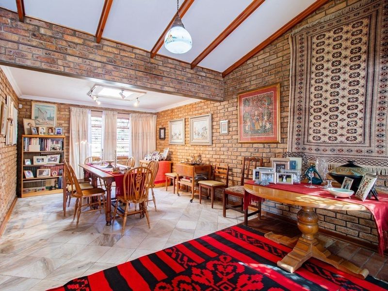 4 BEDROOM HOUSE FOR SALE IN BEDFORDVIEW - Photo 2