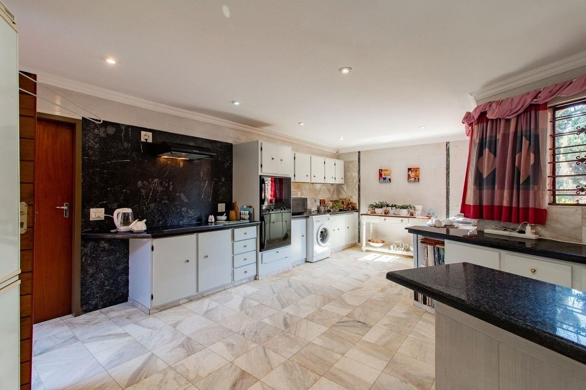 4 BEDROOM HOUSE FOR SALE IN BEDFORDVIEW - Photo 4