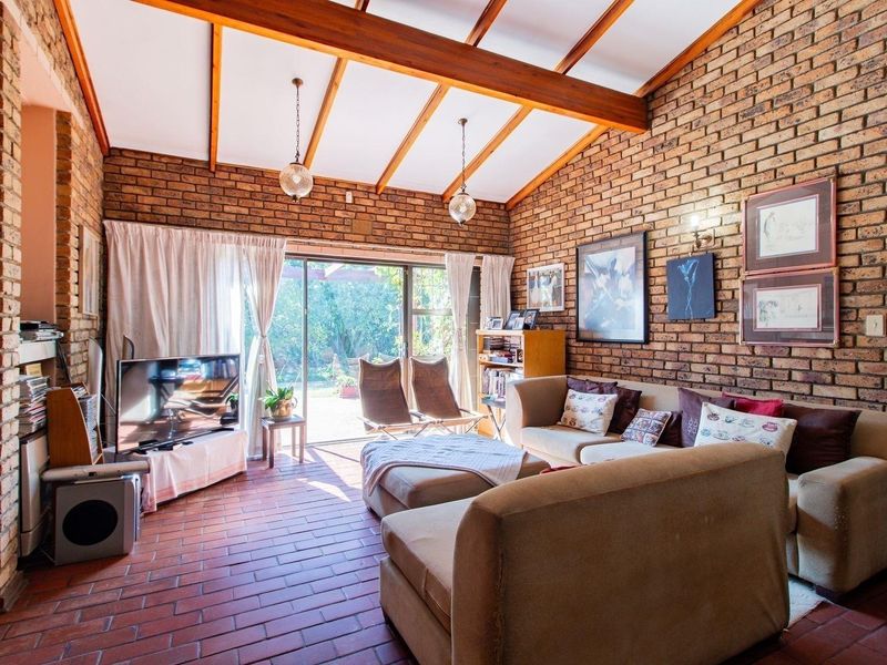 4 BEDROOM HOUSE FOR SALE IN BEDFORDVIEW - Photo 9