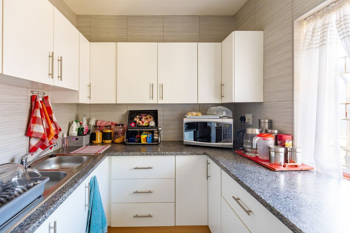 Lovely 2 Bedroom Sea View Unit For Sale In Manaba - Photo 5