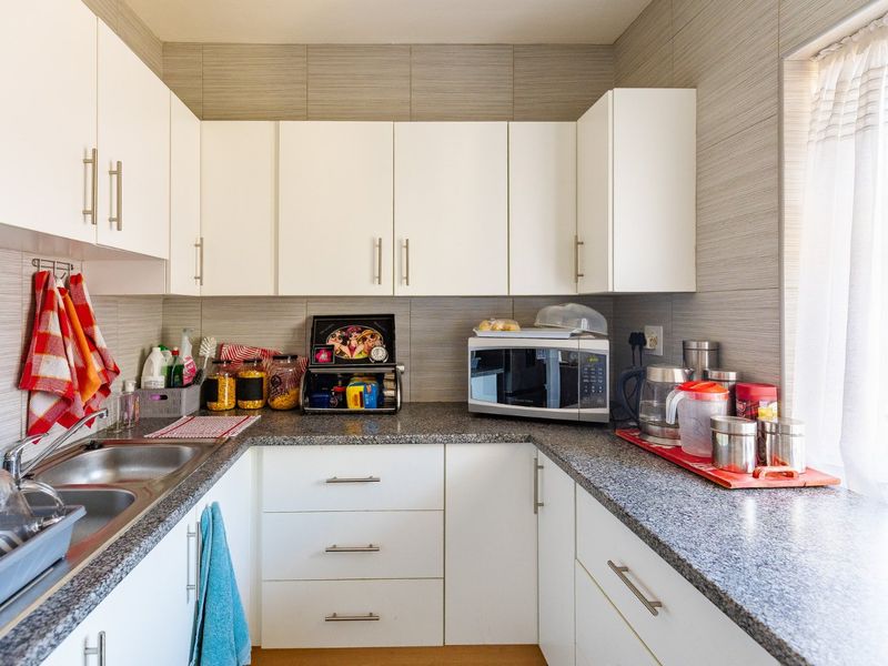 Lovely 2 Bedroom Sea View Unit For Sale In Manaba - Photo 5