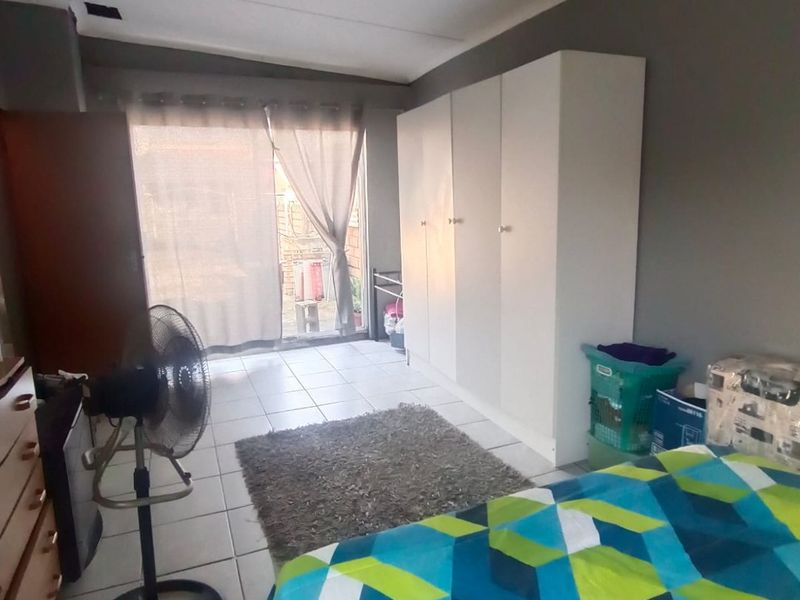 2 Bedroom House For Sale in Wentworth  R790,000 - Photo 5