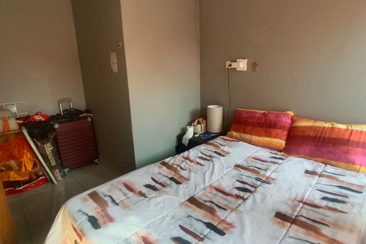 2 Bedroom House For Sale in Wentworth  R790,000 - Photo 4