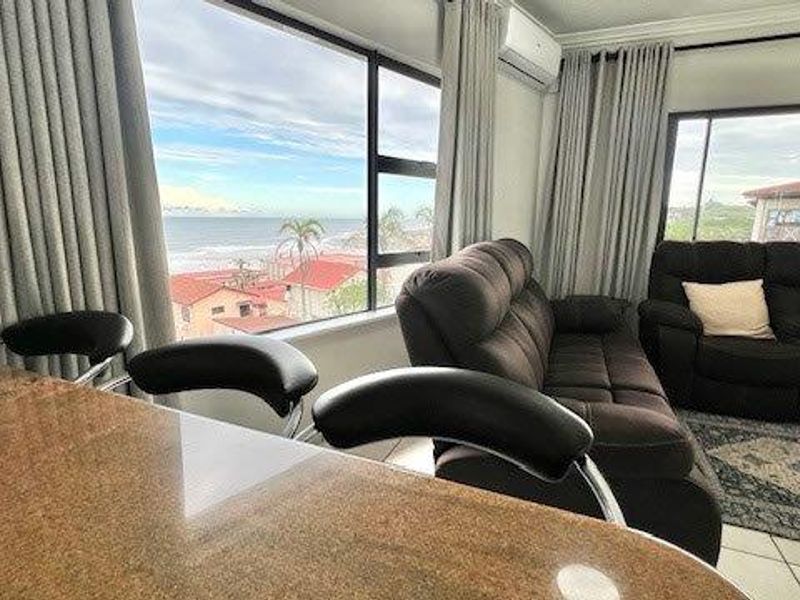 Stylish Beach Apartment in Prime Uvongo Location – Fully Furnished and Perfect for Investment - Photo 7