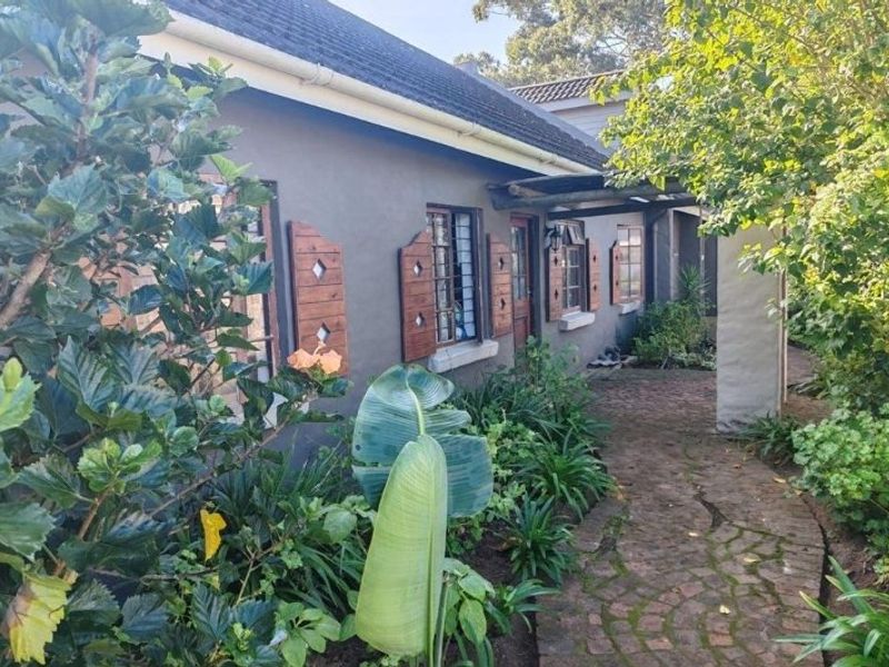 Prime Commercial Property with Restaurant & accommodation facilities for sale - Photo 10