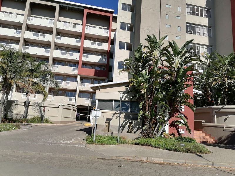 Beautiful fully furnished 2 bedroom Apartment for Sale in Universitas, Bloemfontein - Photo 2