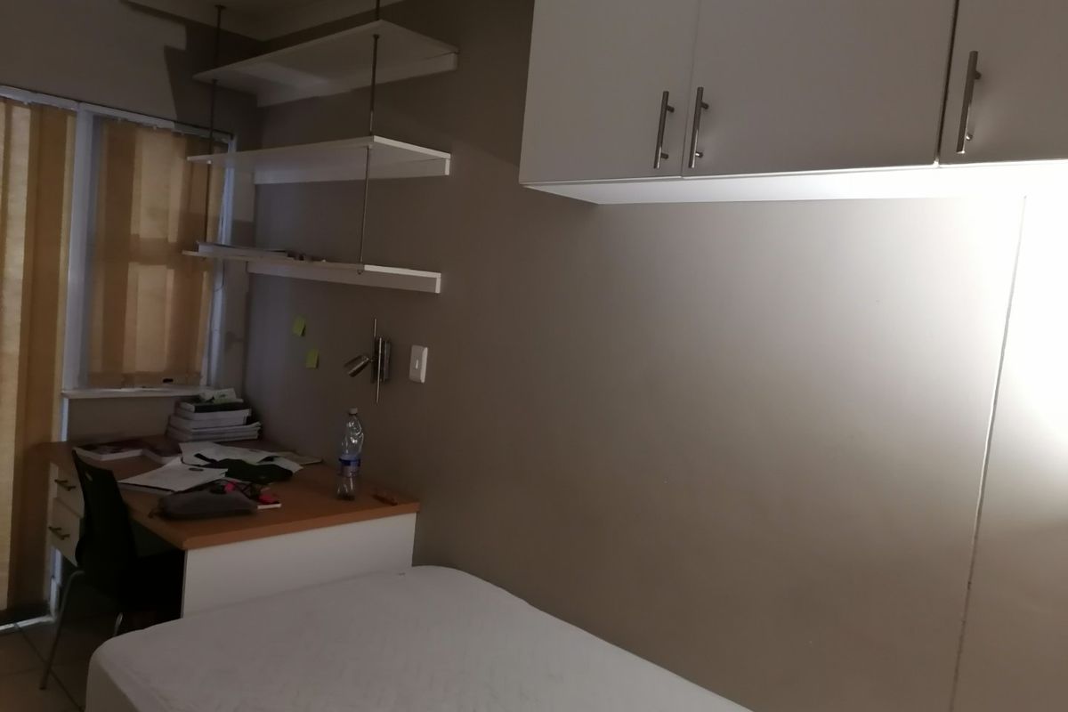 Beautiful fully furnished 2 bedroom Apartment for Sale in Universitas, Bloemfontein - Photo 5