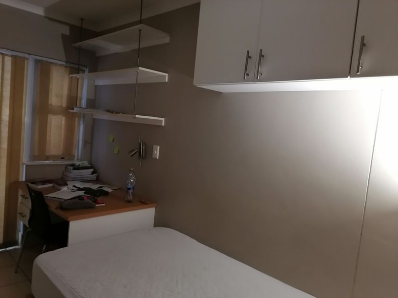 Beautiful fully furnished 2 bedroom Apartment for Sale in Universitas, Bloemfontein - Photo 5