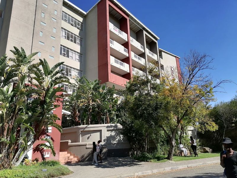 Beautiful fully furnished 2 bedroom Apartment for Sale in Universitas, Bloemfontein - Photo 4
