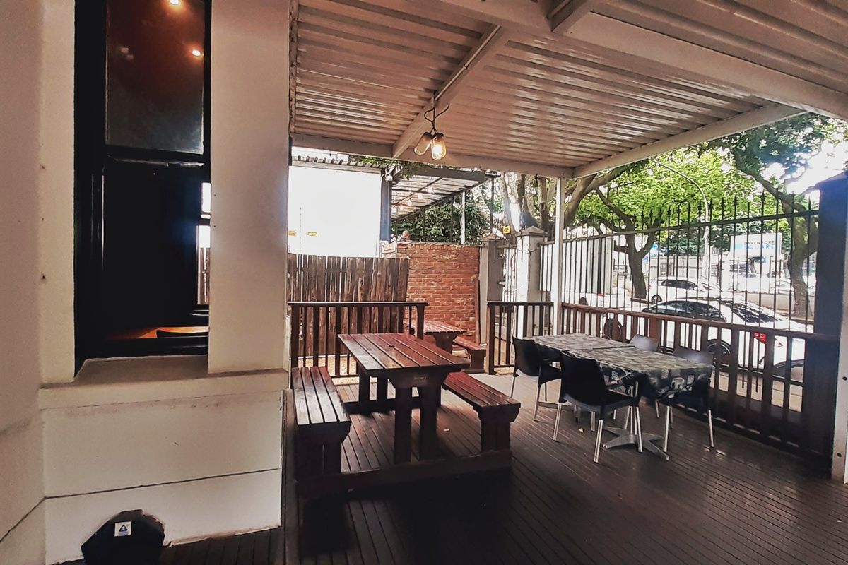 Prime Mixed-Use Dual-Access Commercial Property in Vibrant Bulwer – Restaurant and Office Space with Expansion Potential - Photo 5