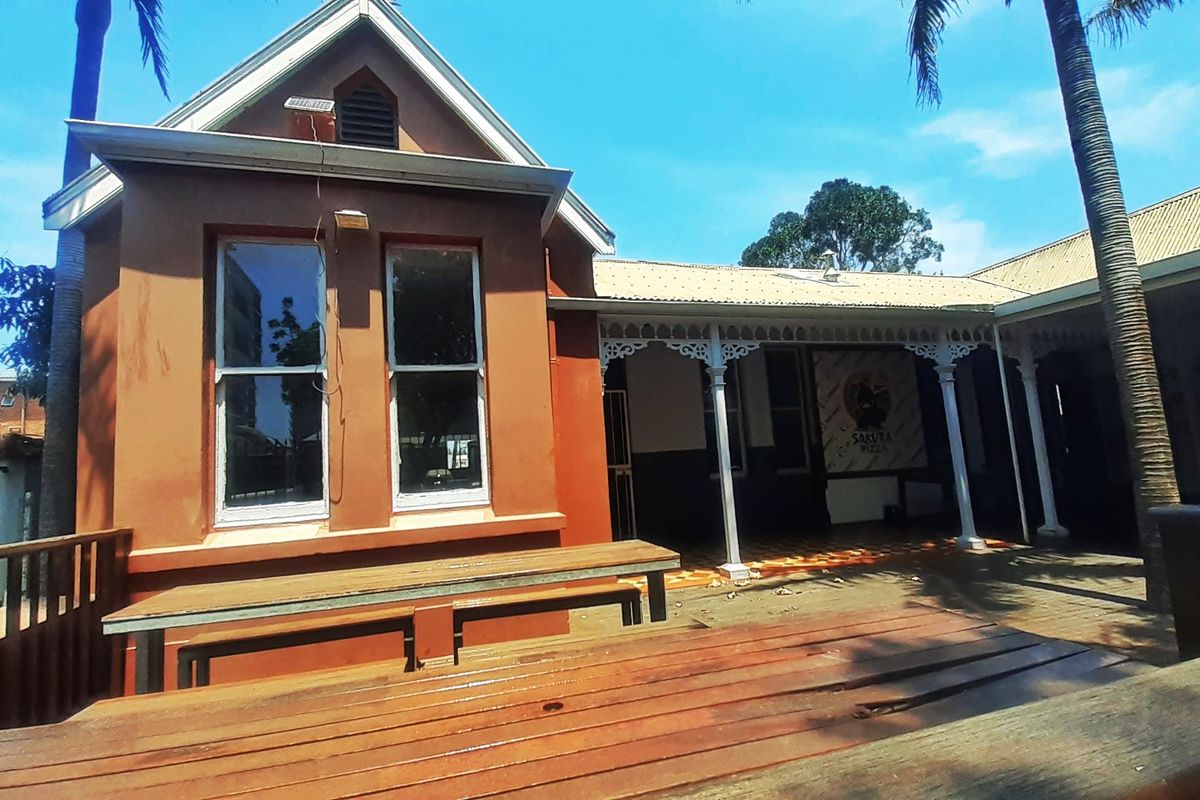 Prime Mixed-Use Dual-Access Commercial Property in Vibrant Bulwer – Restaurant and Office Space with Expansion Potential - Photo 3