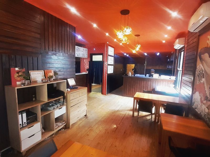 Prime Mixed-Use Dual-Access Commercial Property in Vibrant Bulwer – Restaurant and Office Space with Expansion Potential - Photo 9