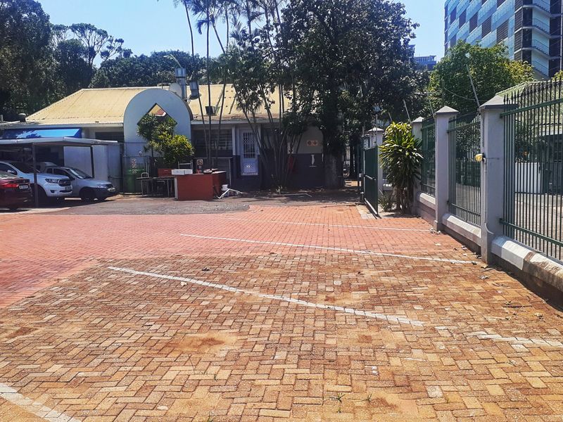 Prime Mixed-Use Dual-Access Commercial Property in Vibrant Bulwer – Restaurant and Office Space with Expansion Potential - Photo 7
