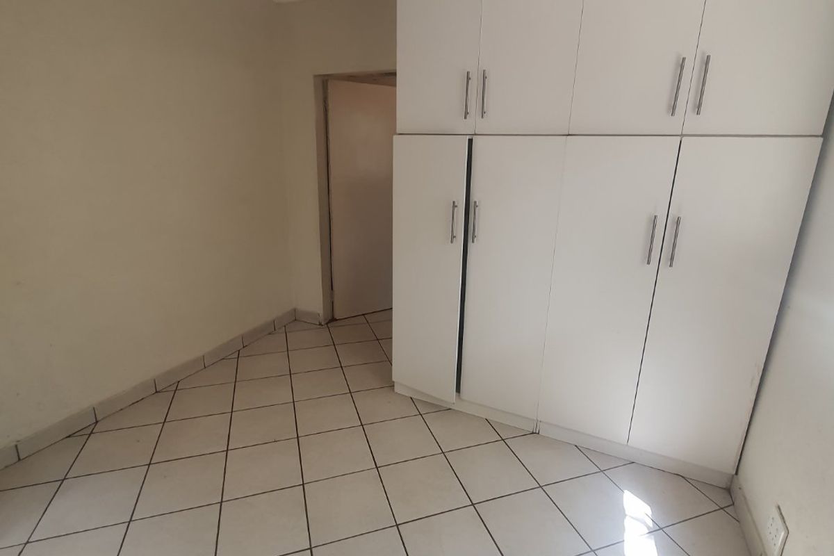 Secure Semi-detached Rental unit with modern amenities in Zandfontein, Near Aloe Farm. - Photo 5