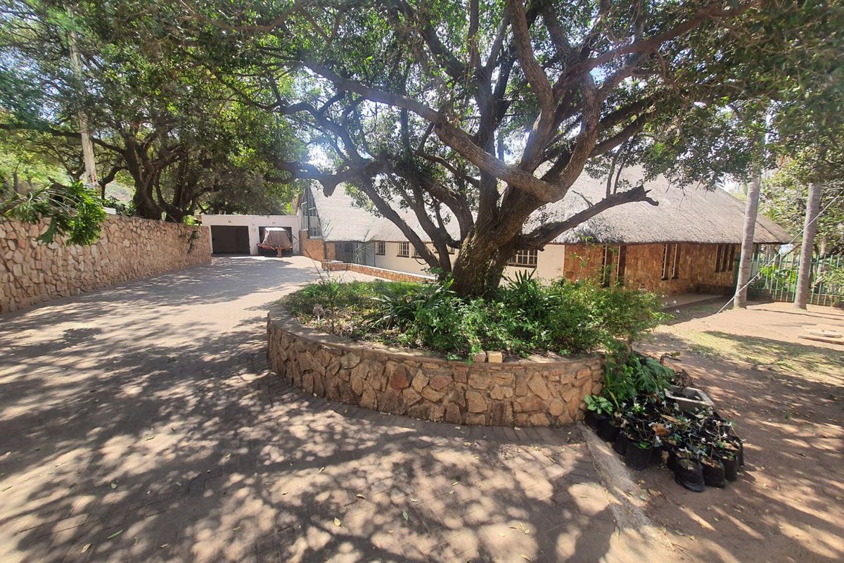 Luxurious multi-functional property with stunning features and endless potential - Photo 4