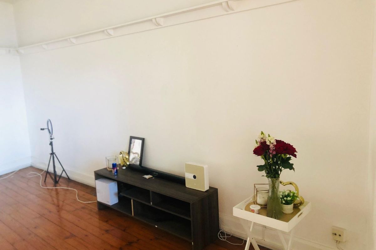 SPACIOUS  BACHELOR FLAT IN SOUTH BEACH  - Photo 5