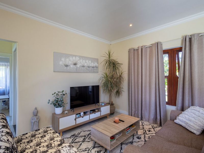 Fabulous Lock up and Go in the heart of Whale Rock Gardens - Photo 4