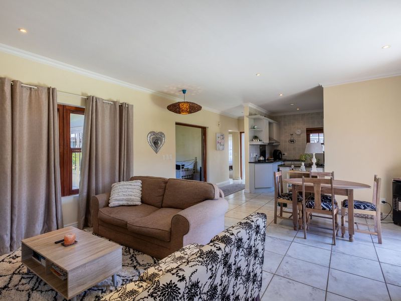 Fabulous Lock up and Go in the heart of Whale Rock Gardens - Photo 2