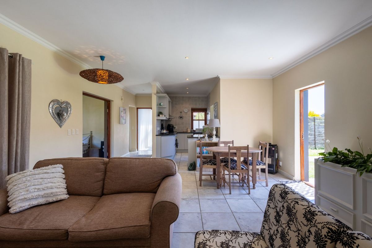 Fabulous Lock up and Go in the heart of Whale Rock Gardens - Photo 5