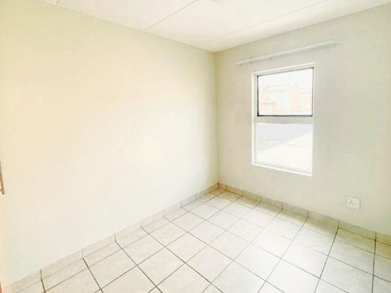 2 Bedroom Flat For Sale in Boardwalk Heights - Photo 5