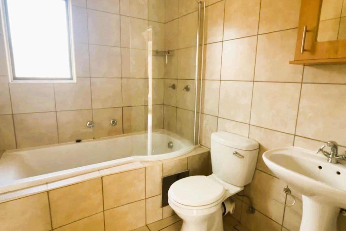 2 Bedroom Flat For Sale in Boardwalk Heights - Photo 4