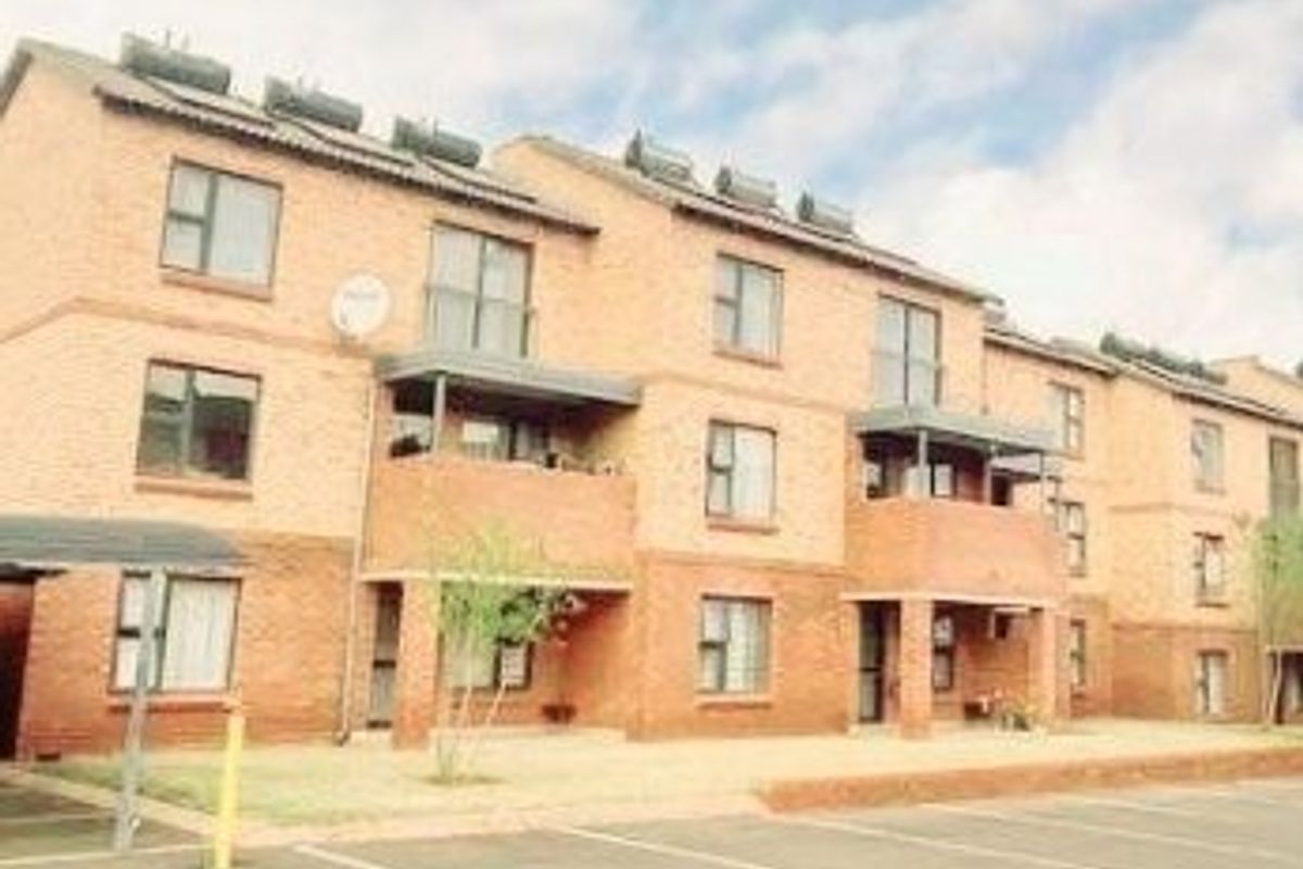 2 Bedroom Flat For Sale in Boardwalk Heights - Photo 2