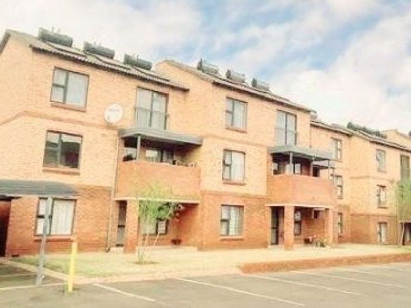 2 Bedroom Flat For Sale in Boardwalk Heights - Photo 2