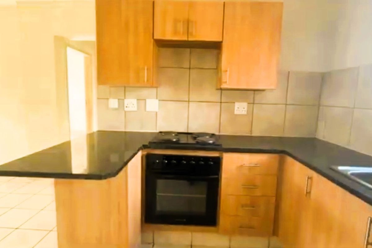 2 Bedroom Flat For Sale in Boardwalk Heights - Photo 3