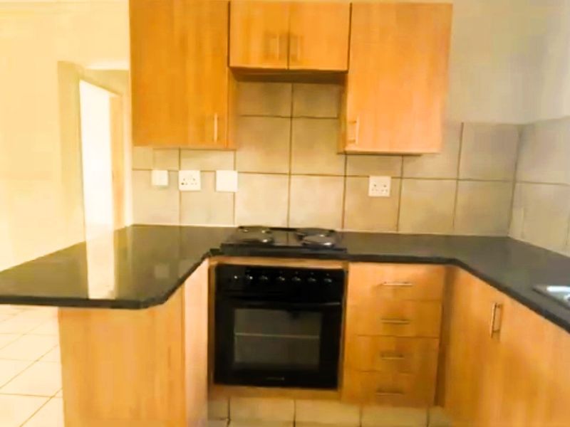 2 Bedroom Flat For Sale in Boardwalk Heights - Photo 3