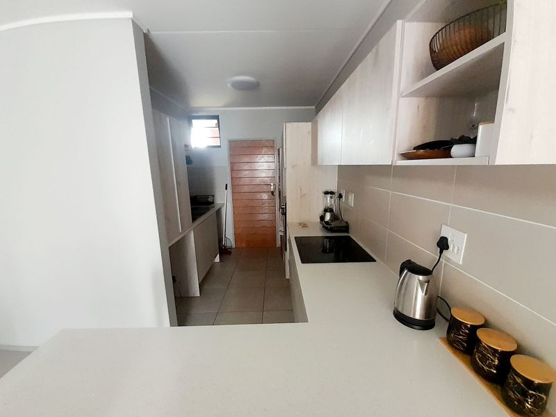 Lovely 2 Bedroom Apartment For Sale in The Manhattan - Photo 7