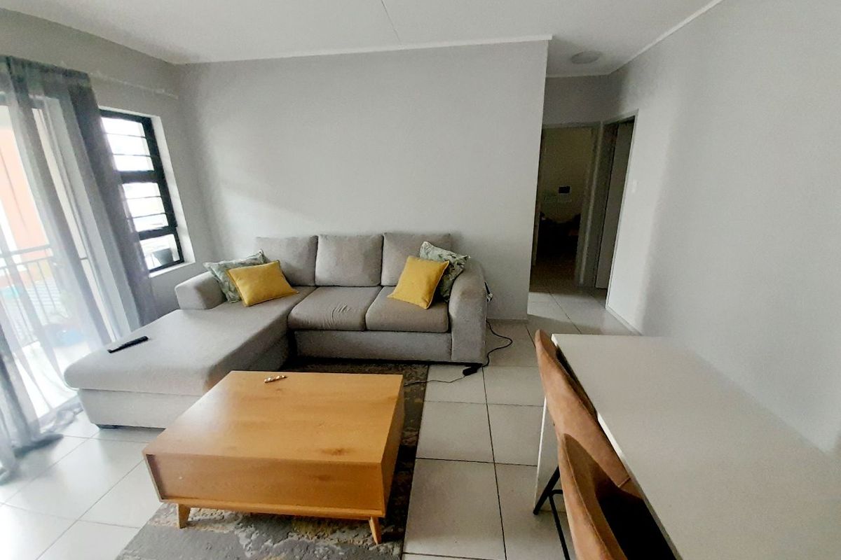Lovely 2 Bedroom Apartment For Sale in The Manhattan - Photo 2