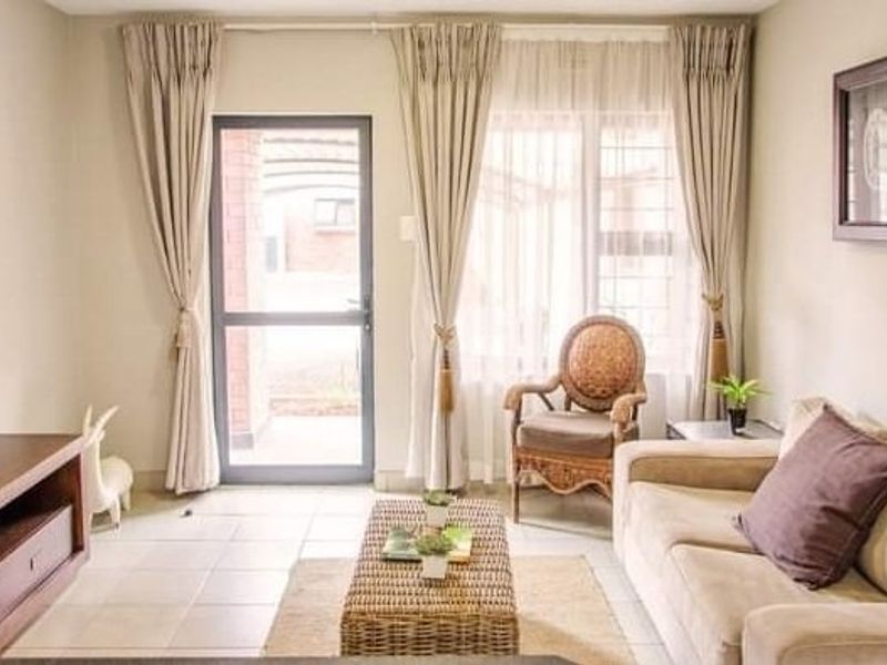 2 Bedroom Flat For Sale in Lemon Tree  - Photo 2