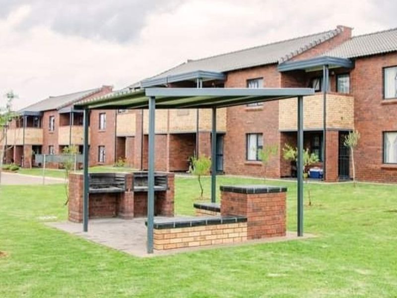 2 Bedroom Flat For Sale in Lemon Tree  - Photo 5