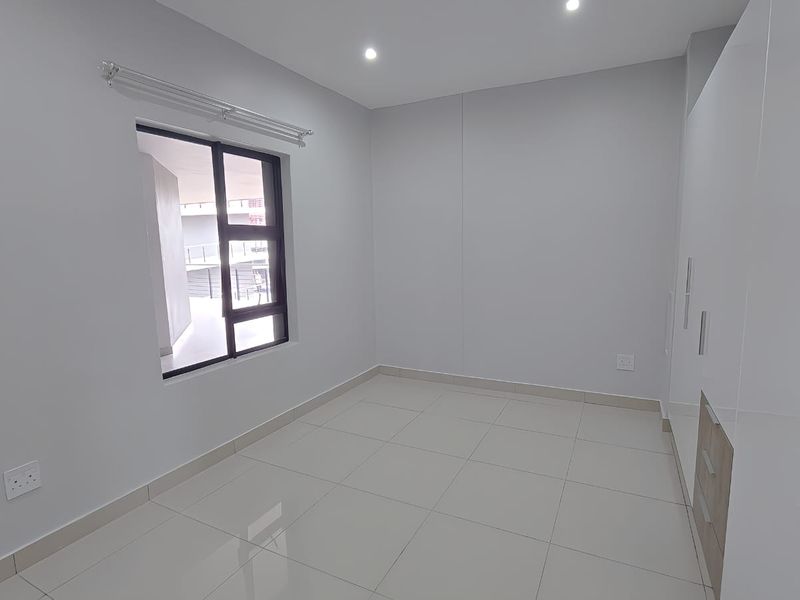 Modern Apartment in Prime Umhlanga Location - Photo 6